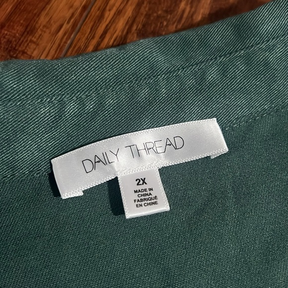 NWT Daily Thread women's size 2X button front dress - Picture 3 of 5